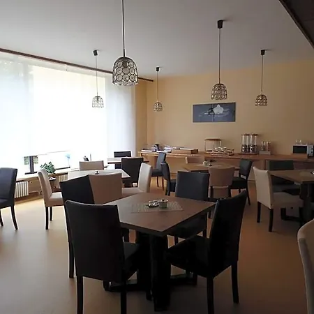 M&s Garni Hotel