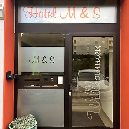 M&s Garni Hotel 3*